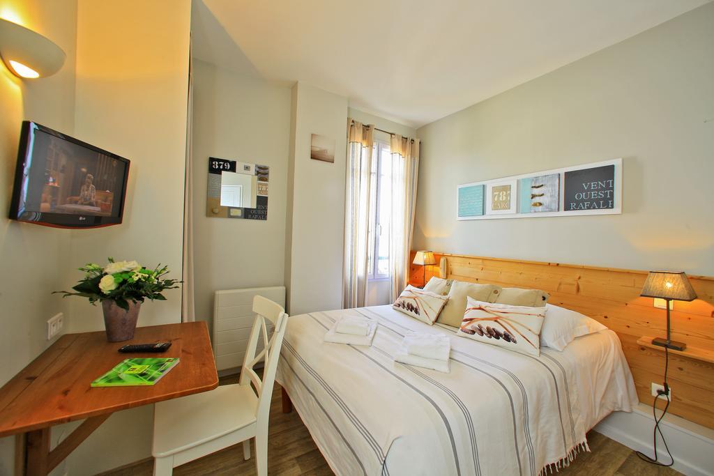 Logis Hotel La Chaize نوارموتيير أون ليل الغرفة الصورة