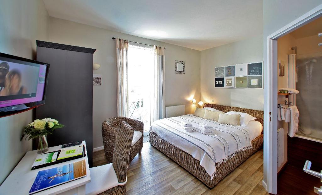 Logis Hotel La Chaize نوارموتيير أون ليل الغرفة الصورة